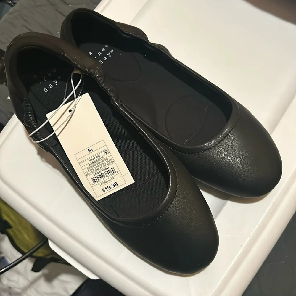 Black ballet flats with padding - Picture 1 of 4